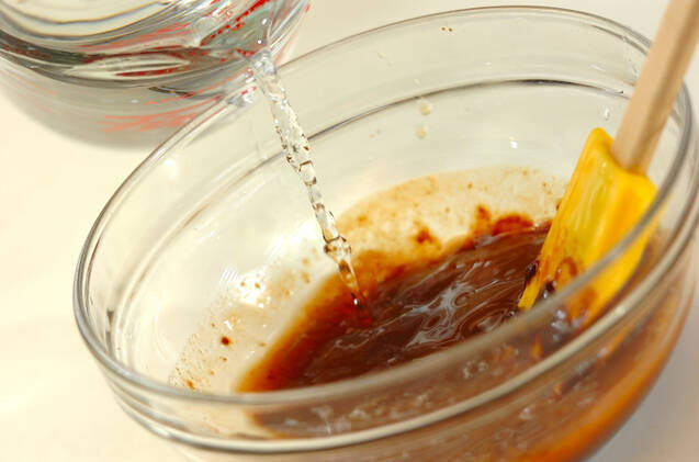 肉みそのワンポットパスタの作り方の手順1