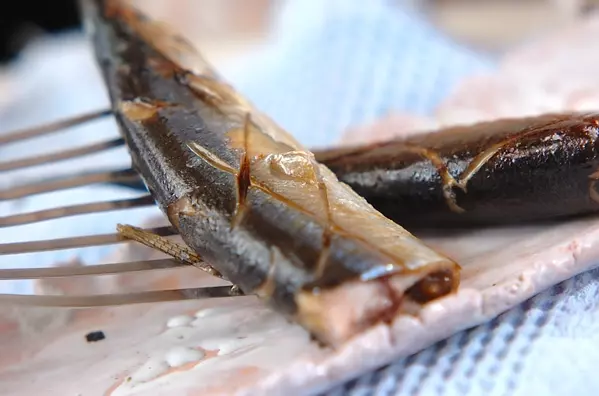 お手軽！塩サンマのフライパン焼きの作り方3