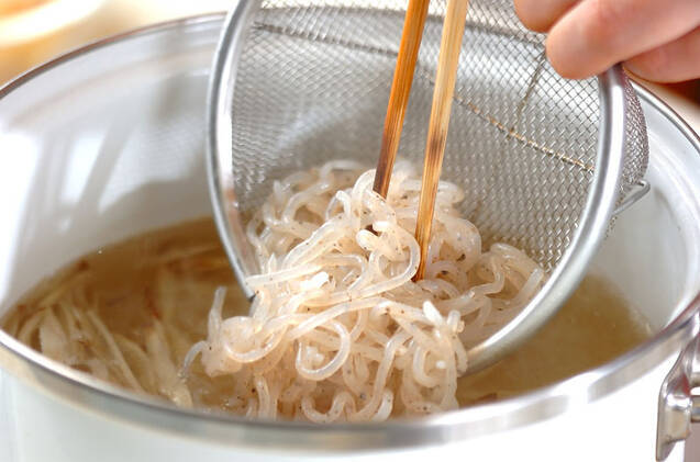 糸コンのみそ汁の作り方の手順4