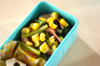 ホウレン草とベーコンのバター焼き