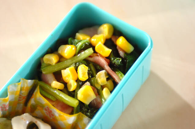 ホウレン草とベーコンのバター焼き