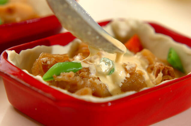 肉ジャガリメイク☆簡単キッシュの作り方の手順6