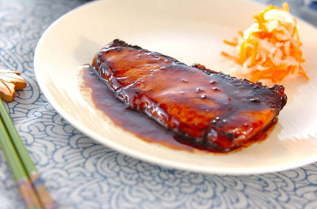ご飯がすすむこってり味！ぶりのバター照り焼き