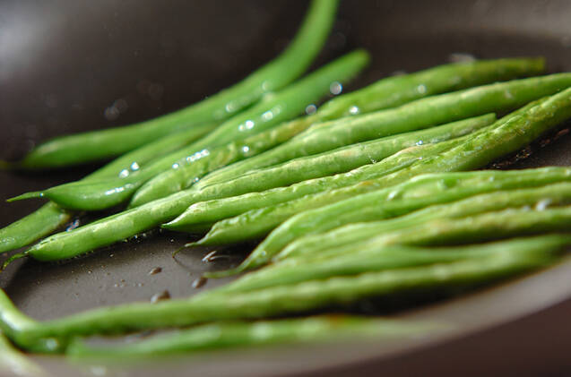 サヤインゲンのワイン蒸しの作り方の手順3