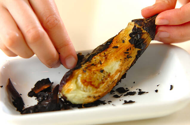 焼きナスの赤みそ汁の作り方の手順4