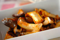 キノコのケチャップ炒め