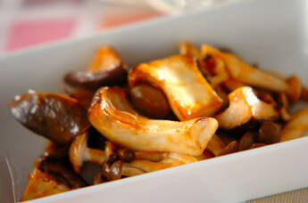 キノコのケチャップ炒め