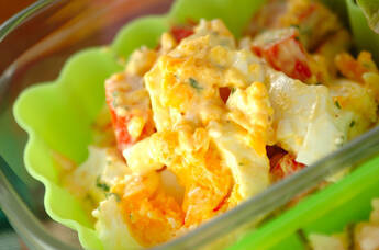 ゆで卵とカニカマのマヨ和え