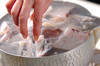 鯛のあら炊きの作り方の手順1