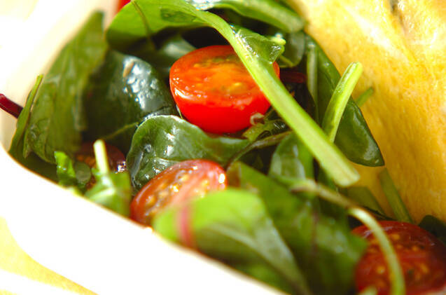 トマトとベビーリーフのイタリアンサラダ