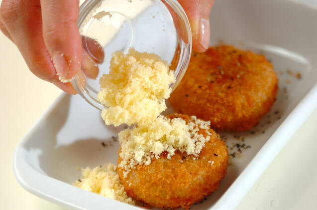 チーズ風味のコロッケの作り方の手順1