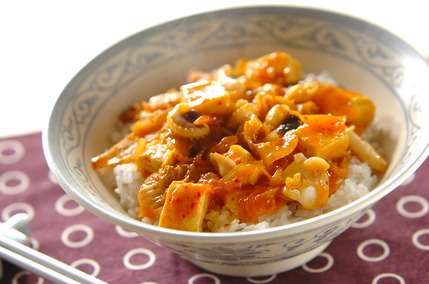 イカゲソキムチ丼