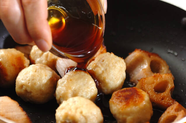 レンコンと肉団子の照り焼きの作り方の手順3