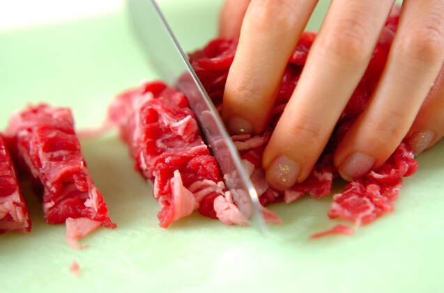 牛肉のサッパリ黒酢チャーハンの作り方の手順1