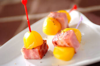 ベーコンと栗のピンチョス