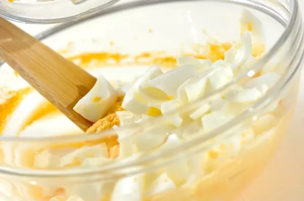 ひと手間でなめらか！卵だけサラダの作り方2