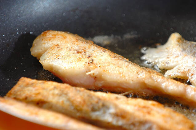 バジルソースの作り方も！魚のムニエルの作り方の手順4