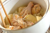簡単人気！じゃがいもと手羽元の煮物の作り方8