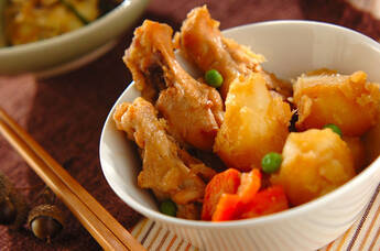 簡単人気!じゃがいもと手羽元の煮物