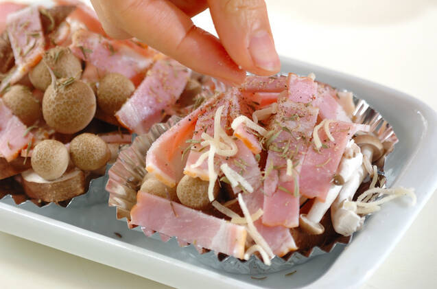 キノコとベーコンのチーズ焼きの作り方の手順2