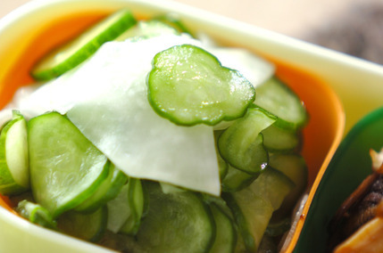 カブとキュウリのあっさりサラダ