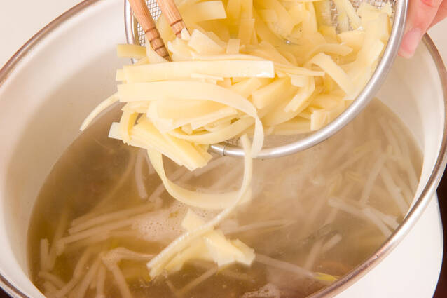 モヤシと筍のスープの作り方の手順5