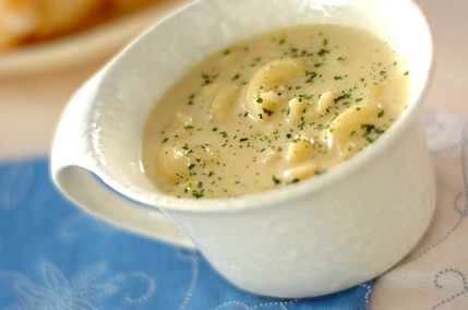 マカロニ入りコーンスープ