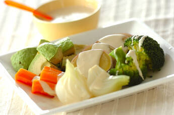 みそヨーグルトドレッシングのサラダ