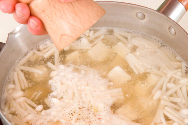 エノキと豆腐のスープの作り方の手順4