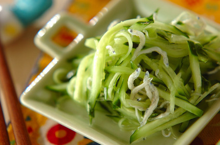 キュウリとジャコの甘酢漬け