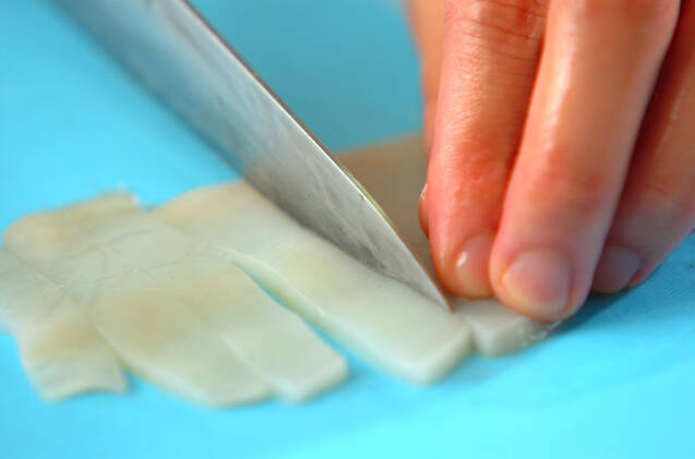 イカとニラの酢みそがけの作り方の手順1