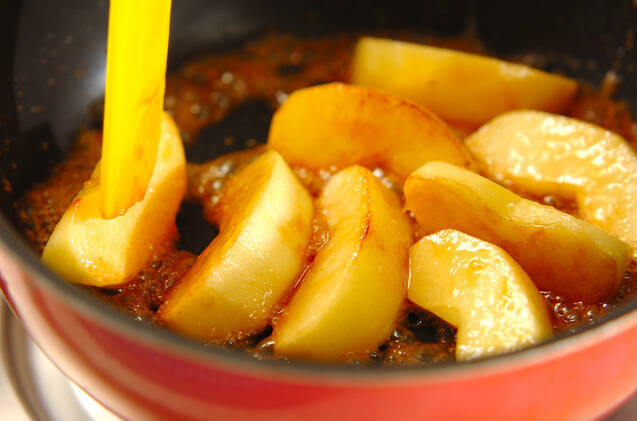 リンゴのカラメル煮の作り方の手順3