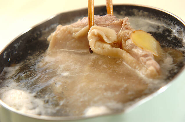 すし酢を使って簡単酢みそ！ゆで鶏の素麺生春巻きの作り方の手順1