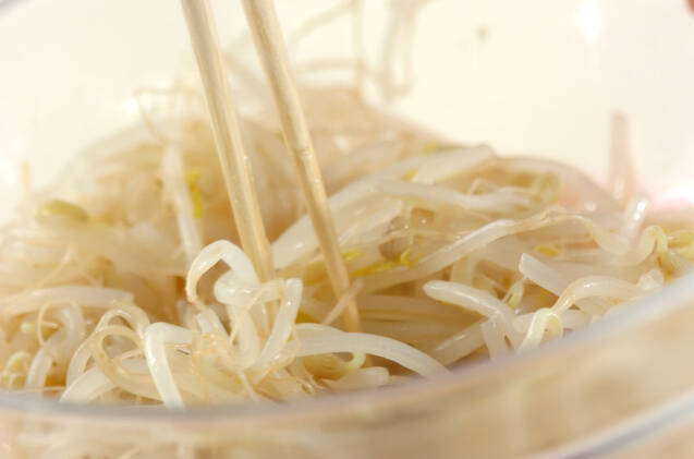 ゆでモヤシのからし和えの作り方の手順4