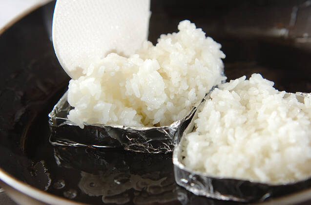 お好み焼き風ライスバーガーの作り方の手順4