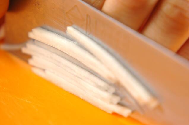 カブのコールスローの作り方の手順1