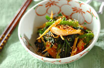 ホウレン草とイカのキムチ炒め