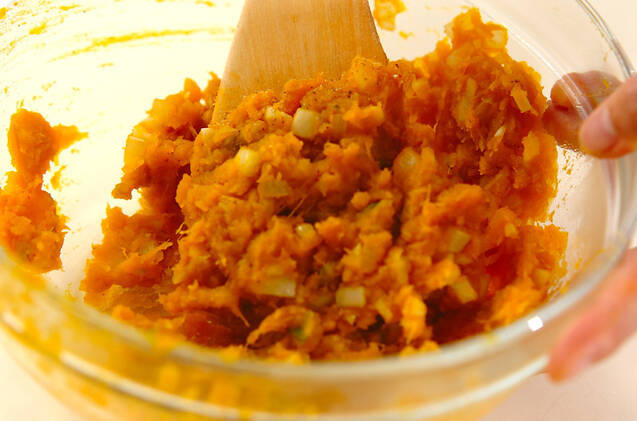 ソーセージ入りパンプキンコロッケの作り方の手順1