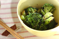 ブロッコリーのゴマ汚し