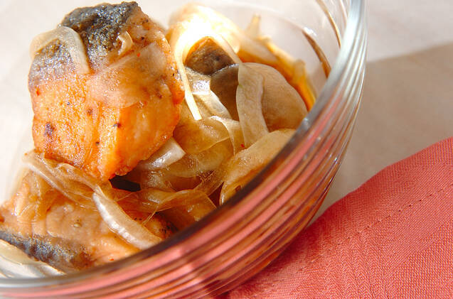 焼鮭のピリ辛マリネ