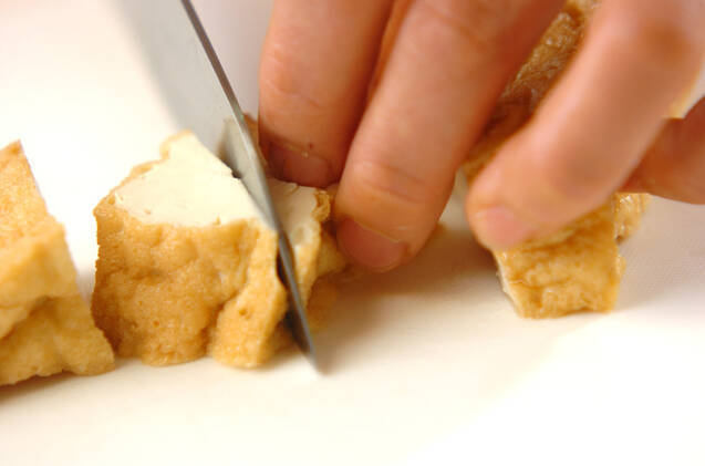 厚揚げとインゲンの辛みそ炒めの作り方の手順1