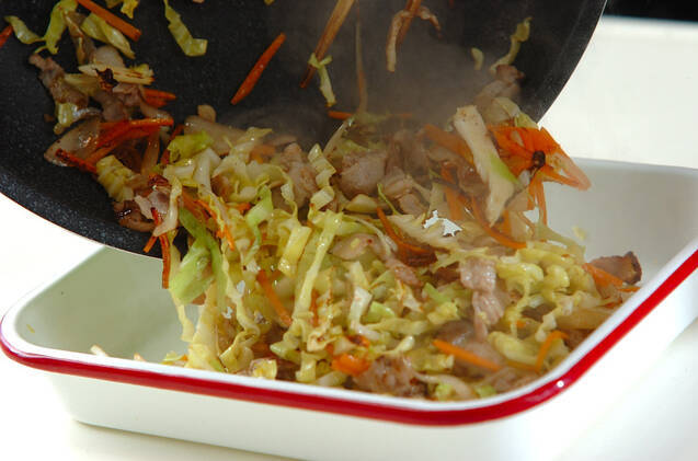 卵巻き焼きそばの作り方の手順2