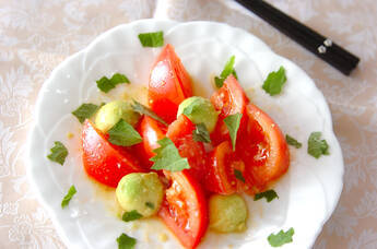 アボカドとトマトのマリネ