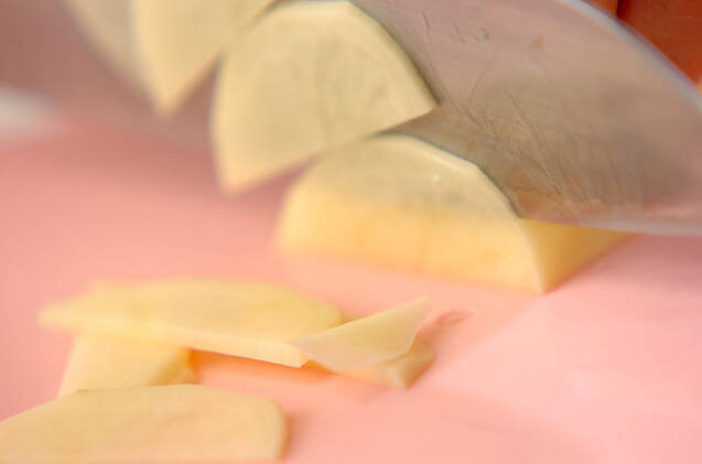 冷たいポテトスープの作り方の手順1