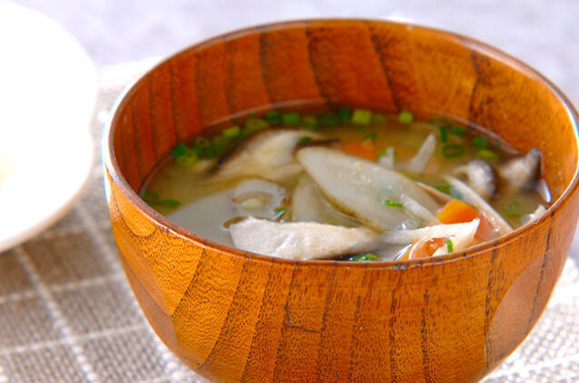 ゴボウの香りみそ汁