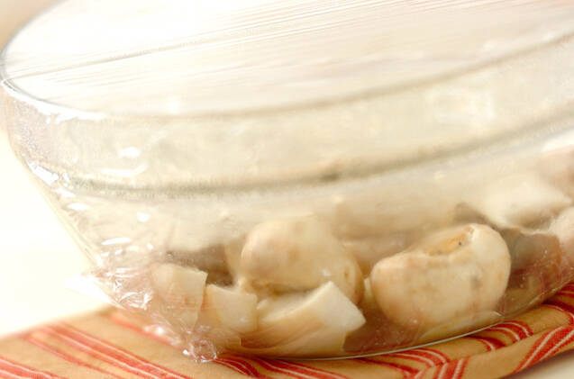 キノコの白ワイン蒸しの作り方の手順3