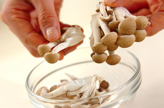 湯葉とシメジのお吸い物の作り方の手順1