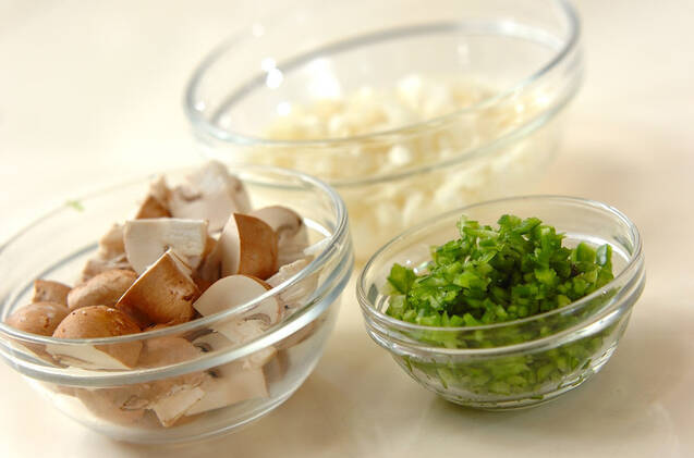 まぜまぜオムライスの作り方の手順1