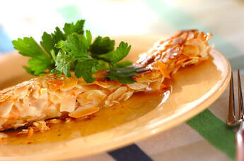 サーモンのアーモンド焼き