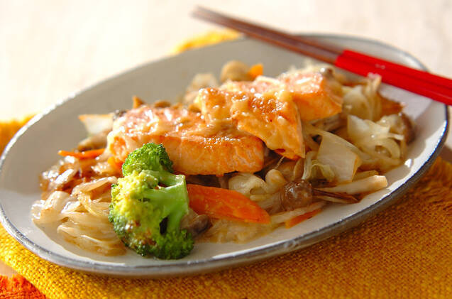 万能食材「鮭」で20のレシピ！ホイル焼きから便利な副菜まで♪の画像